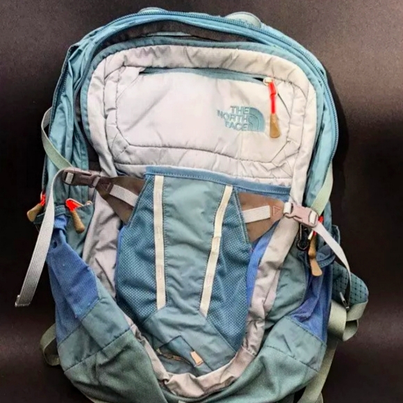 north face backpack blue and white The Vault Everyday Laptop The North Face has updated their classic Womens Jester pack both aesthetically and functionally to meet the needs of the modern user The North Face Women's Borealis
